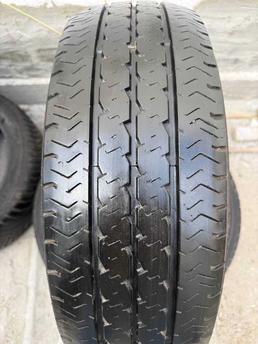 Шини Б/У 215/65 R16C Pirelli