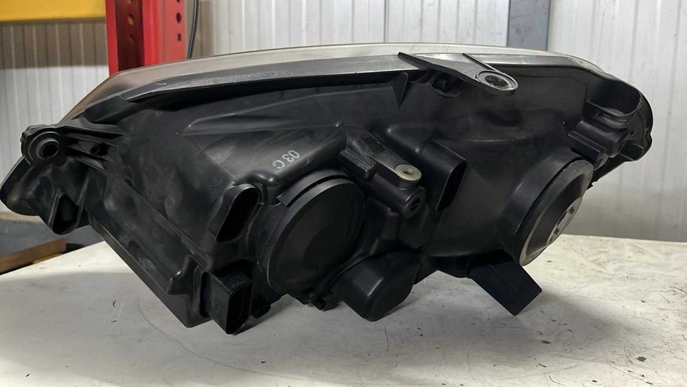 Par faróis dianteiros VW POLO (9N_, 9A_) 1.2 12V