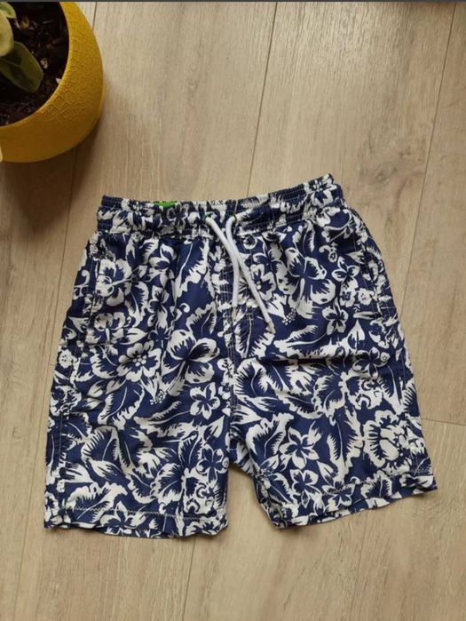 Шорти дитячі next  на 6-8років