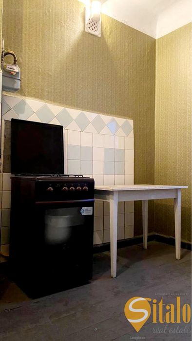 Продаж 4-х кімн. повнометражної квартири проспект Соборний (ТЦ Україна)(019)
