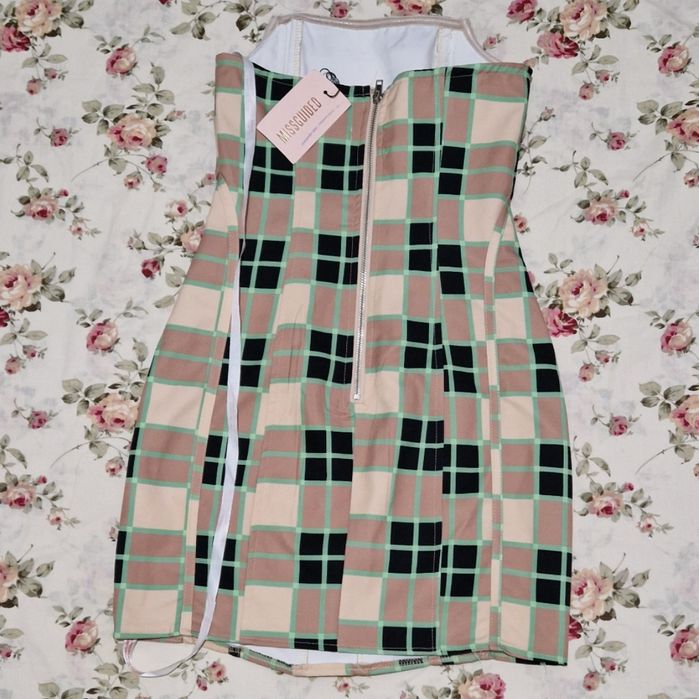 Нова Сукня Misguided