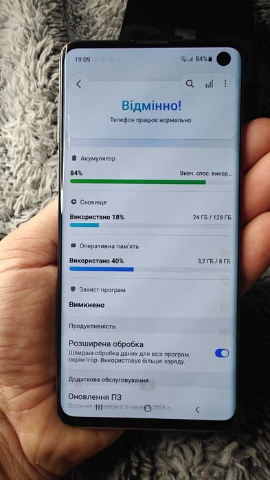 Samsung s 10 128gb. з чохлами.