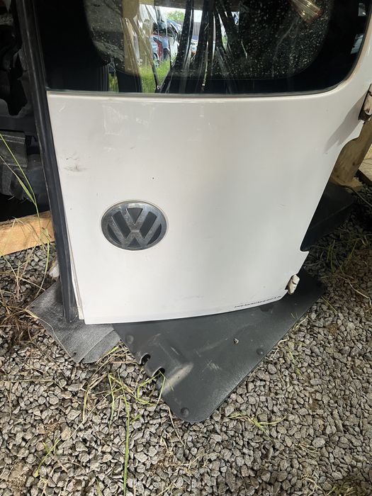 Задня ліва Дверка Volkswagen Caddy 3 Кадді 3