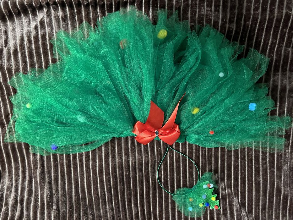 Наряд ялинки, спідничка і обруч