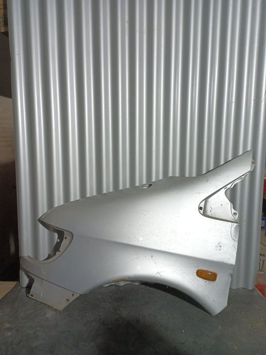 Guarda Lamas Mercedes Vito I W638 ESQUERDO  Cinza