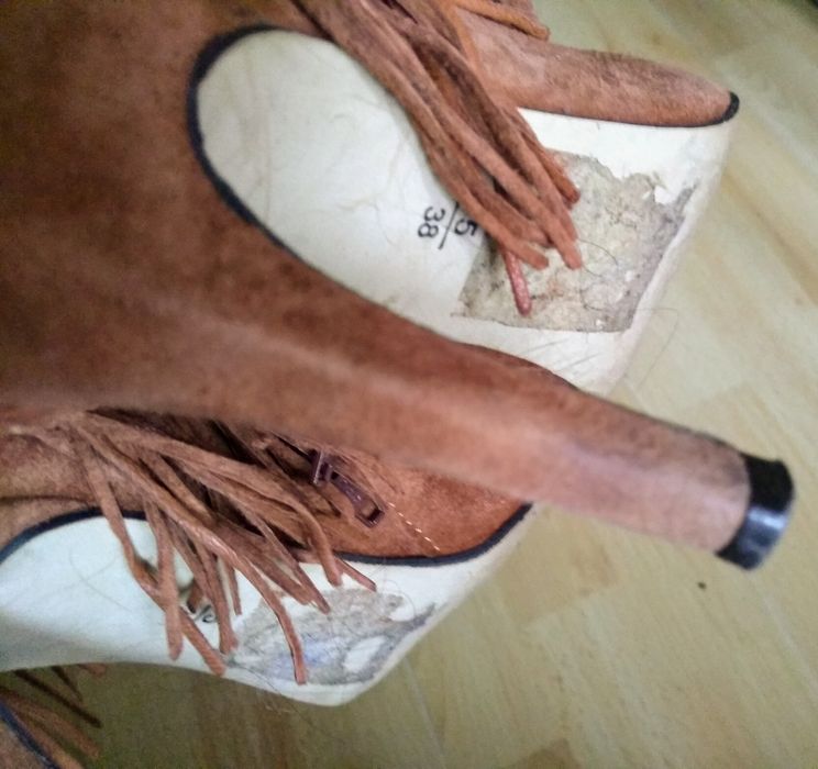 Botki z frędzlami skóra naturalna 38