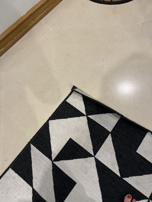 Tapete Preto e Branco Geométrico 160 × 230 cm