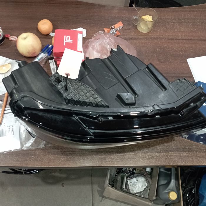 Фара права ліва  BASE Jeep Grand Cherokee WL 22-