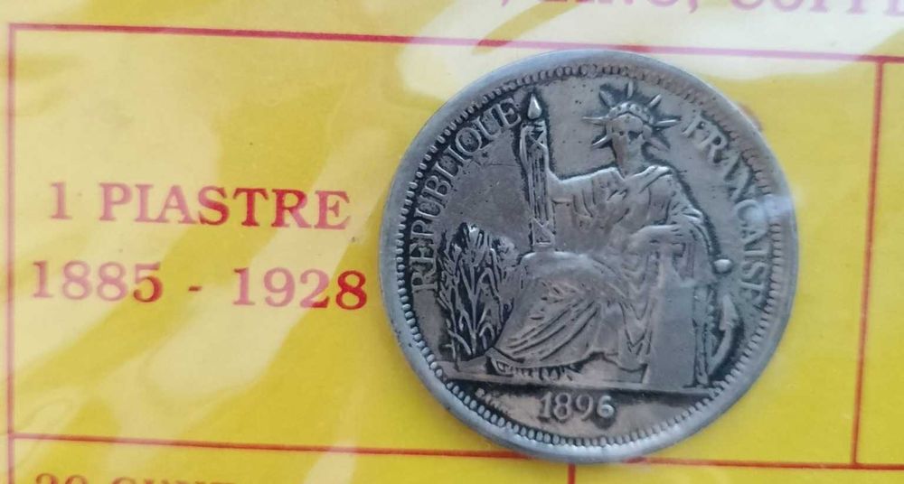Lote 4 Álbuns Moedas Antigas Vietname e Indochina - Coleção Histórica