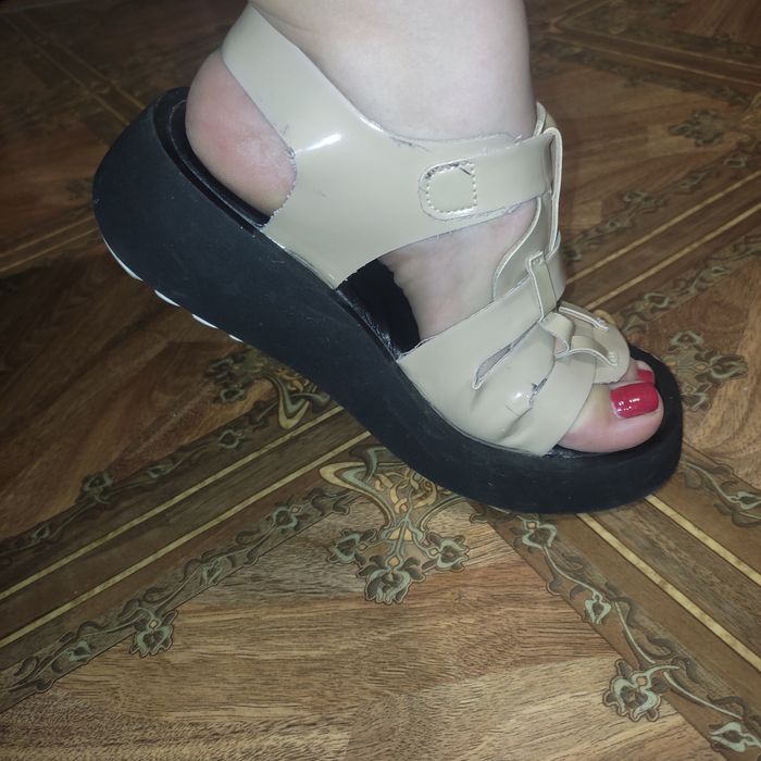 Босоножки, сандалии женские