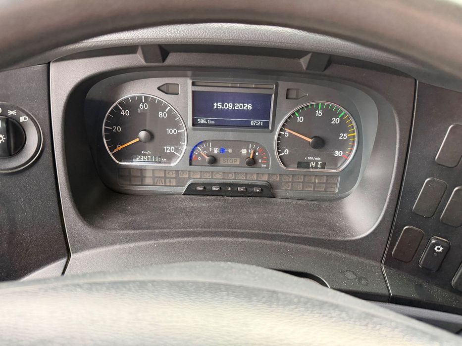 Mercedes-Benz Atego 818  Mercedes Atego 818 WINDA