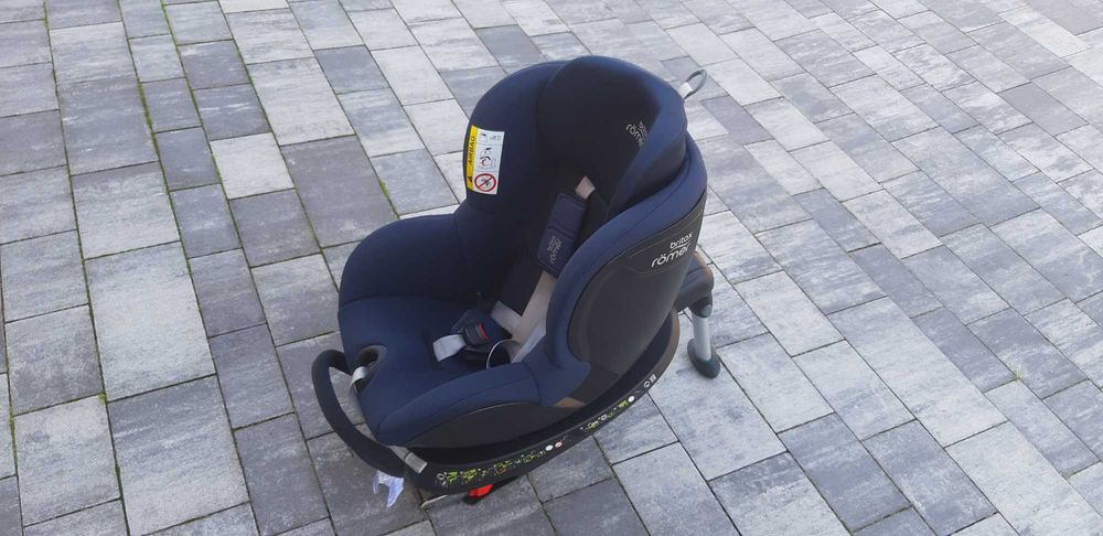 Fotelik samochodowy Britax Roomer Dualfix  2 R obrotowy ISOFIX