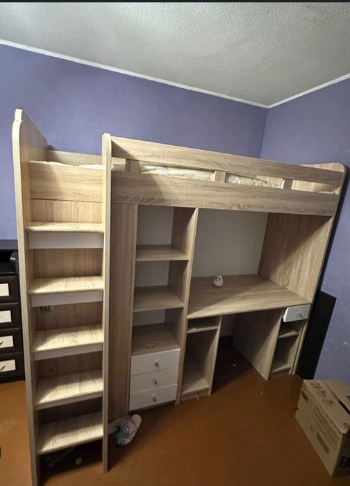 Кровать чердак со шкафом и столом