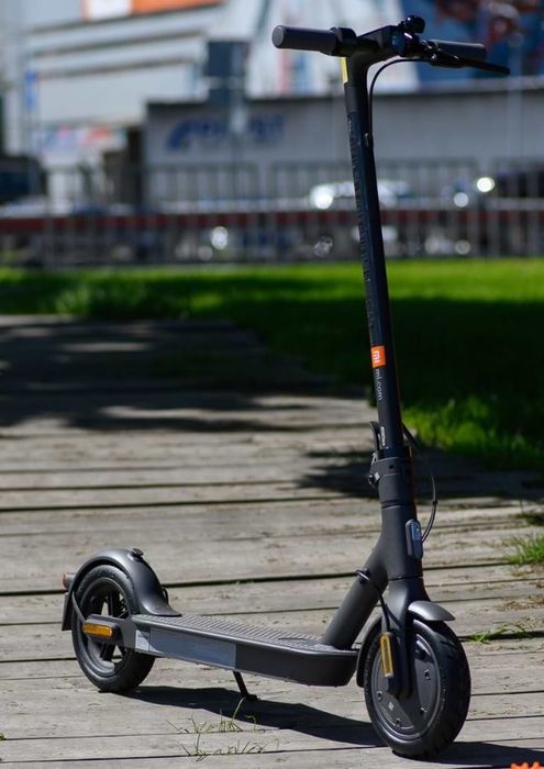 Електросамокат Xiaomi Mi Electric Scooter Essential Black