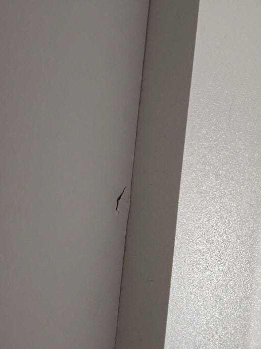 Biała nowoczesna szafa BRW