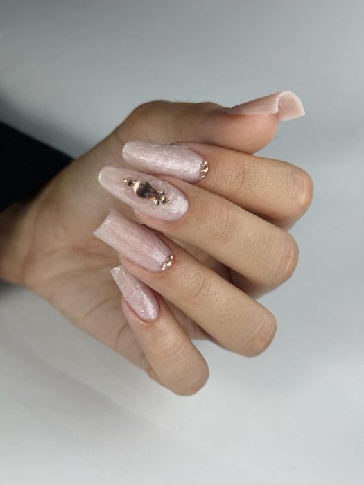 Modelka na stylizacje paznokci