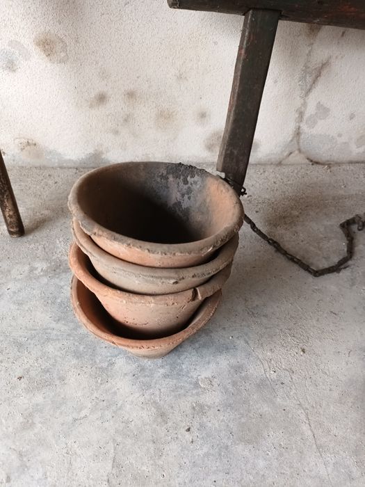 Várias alfaias e outros artigos