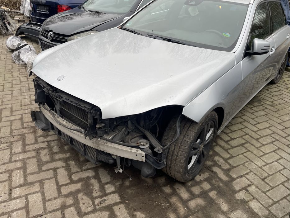 Капот Mercedes-Benz W212 рестайл 2013-2016, колір 775 (сріблястий)
