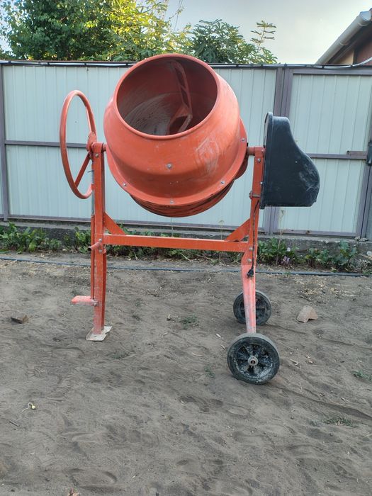 Бетономешалка на 180 литров