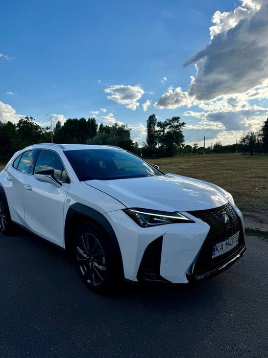 Продам Lexus ux