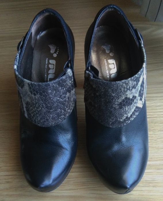 Bota / Botin preta/snake nº39