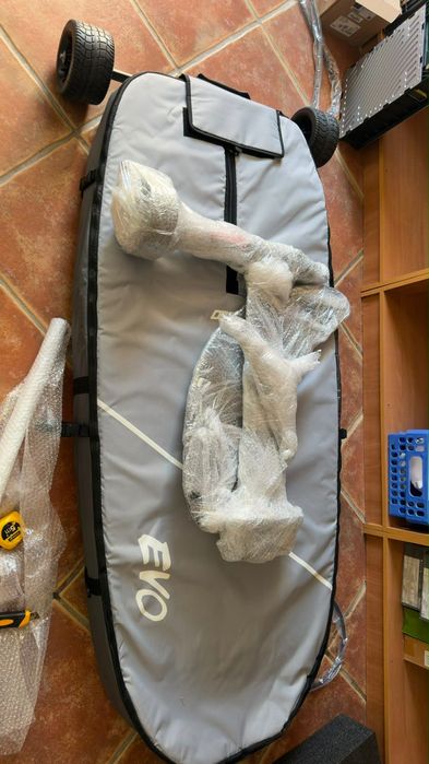 Prancha surf elétrica eFoil nova -   Waydoo (kit Scooter + full extras)  - desconto 2.000€