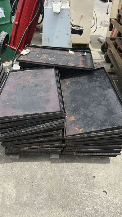 Tabuleiros de pastelaria / padaria em ferro (74x44)
