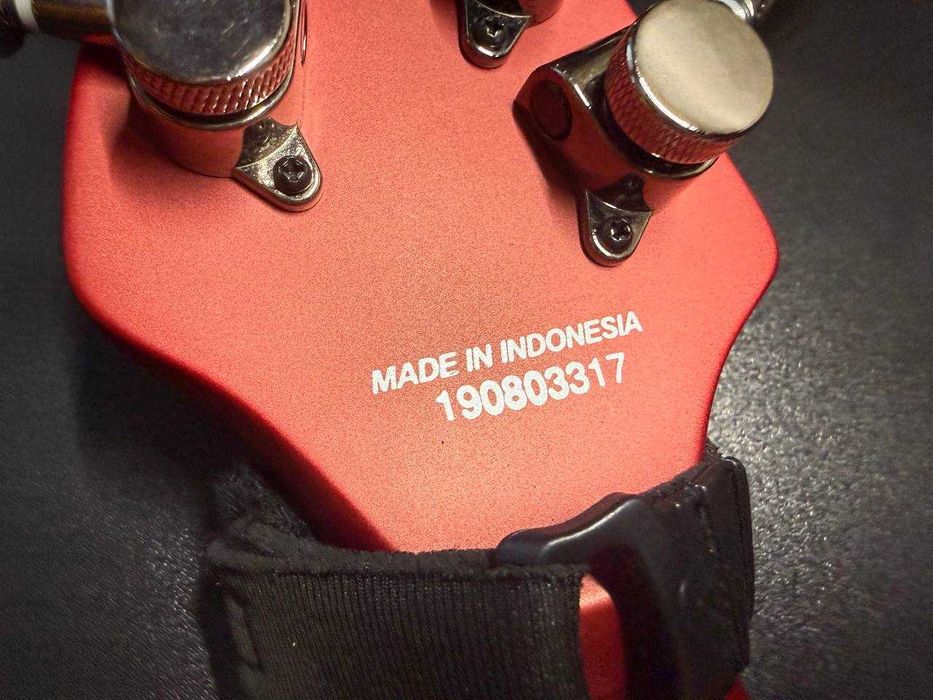 Електрогітара Sterling by Music Man Majesty 6