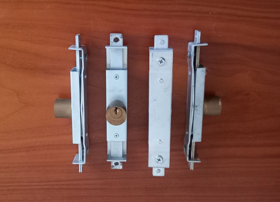 Fechadura Para Grade Lagarta (interna) 15€ a unidade (4 disponíveis)