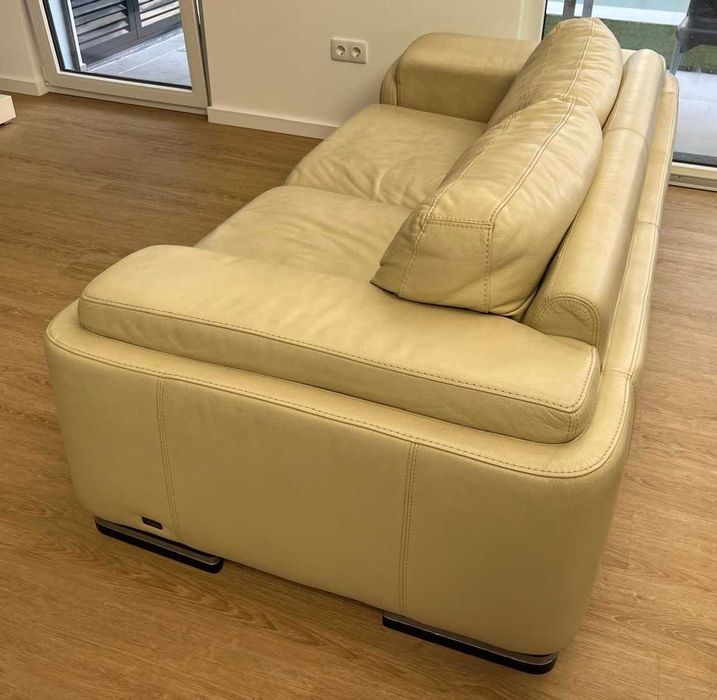 Sofá em pele verdadeira cor creme - 3 lugares