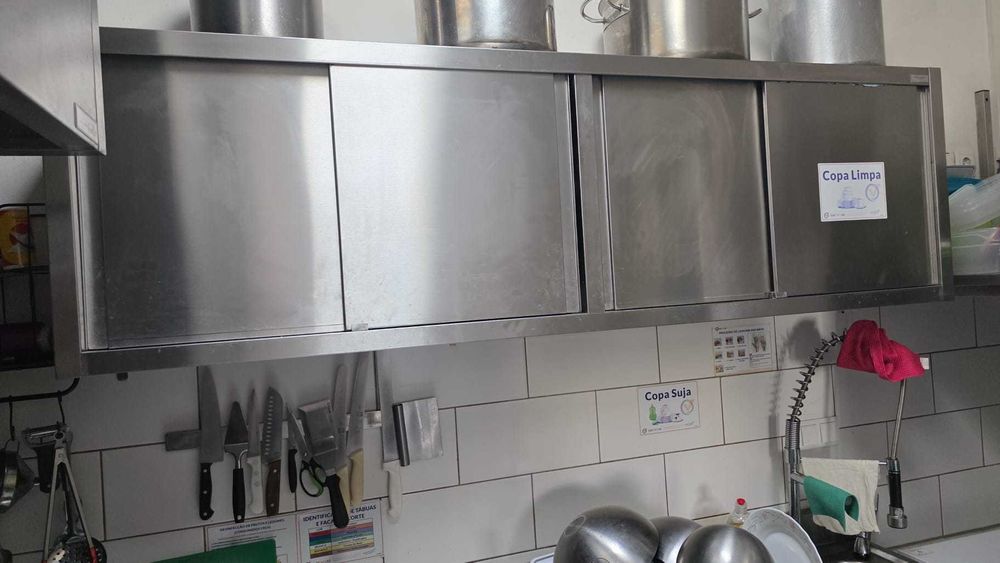 3 bancadas inox e 1 louceiro inox