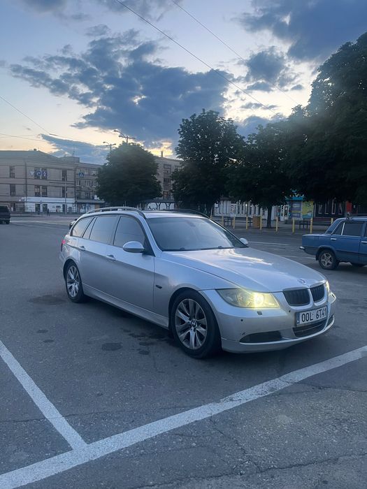 Продам БМВ е91 2.0 дизель