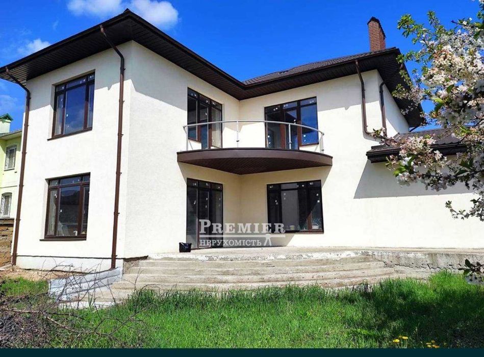 Дом. 230 м2. 6.3 сотки. 5 минут от города. Современный район