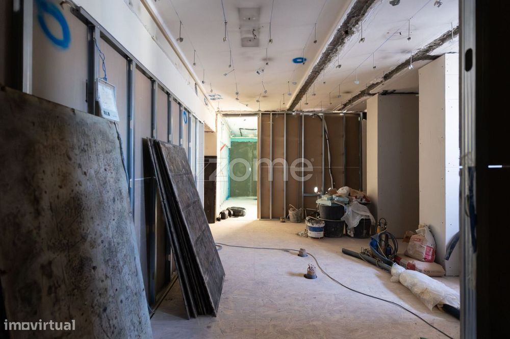 Apartamento T0 Novo c/ Varanda e Arrecadação na Rua Machado Vilela
