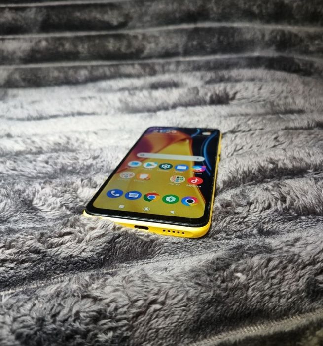 Продам телефон POCO C40 4/64GB
