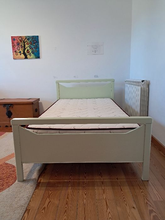 Cama individual adequada para quarto de criança