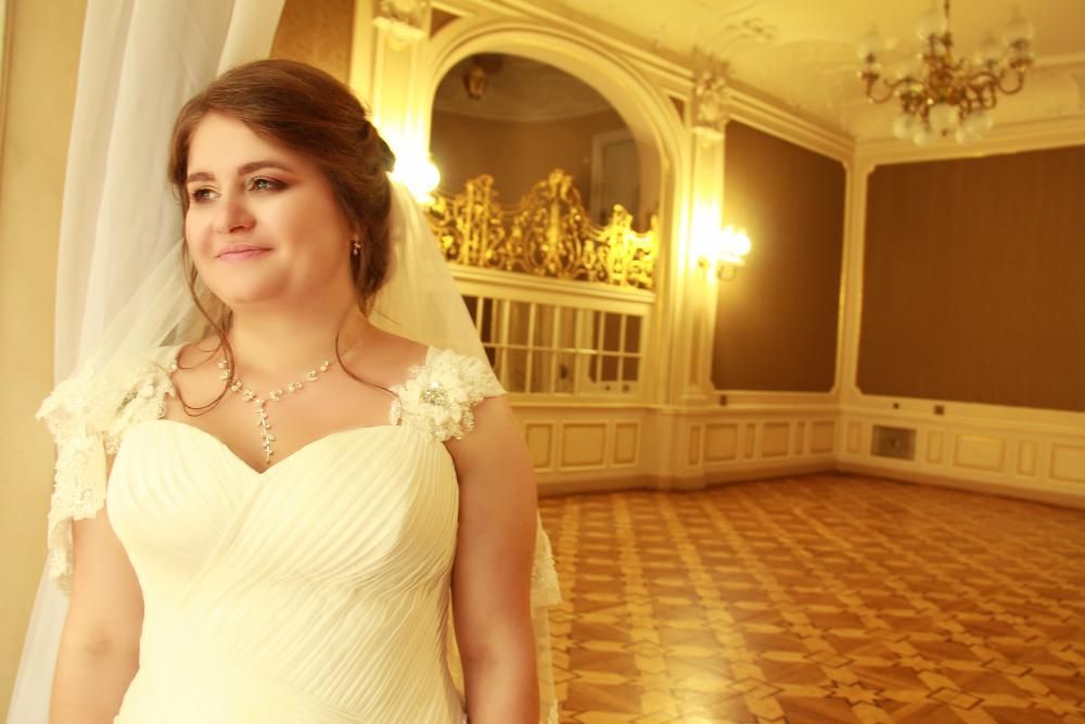 Продаю весільне плаття.