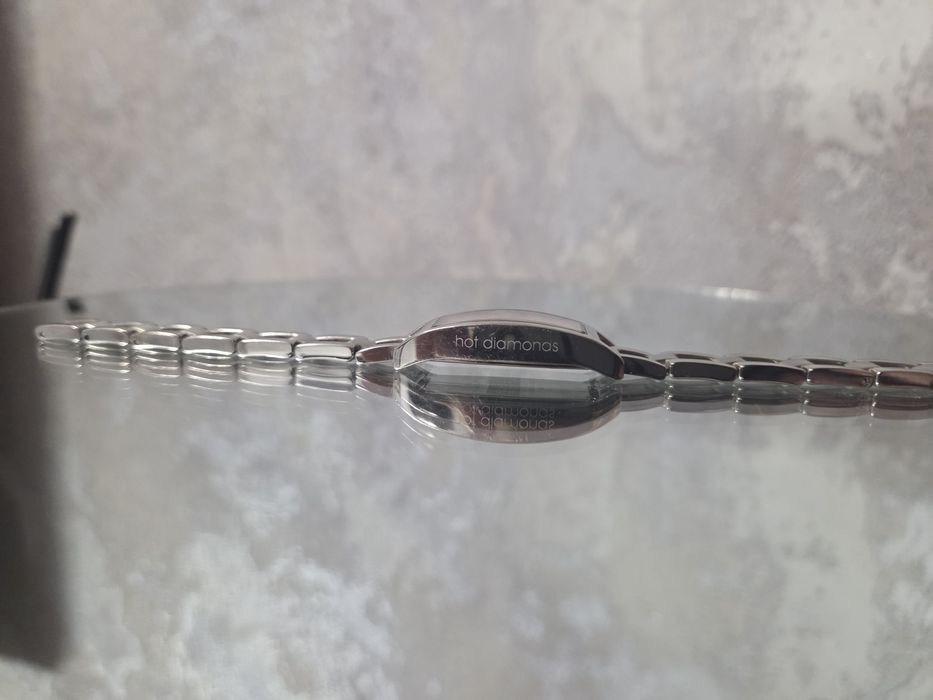 Жіночий кварцовий годинник Hot Diamonds T036 в оригінальній коробці