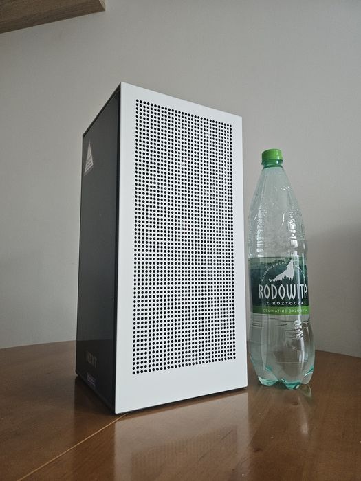 SFF R7 9700X 9800X3D RX 9070 XT do 64 GB DDR5 i 4TB komputer gamingowy