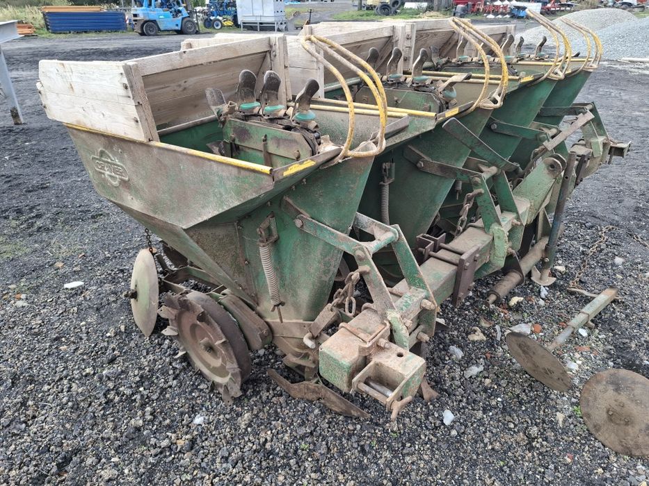 Sadzarka do ziemniaków 4 rzędowa