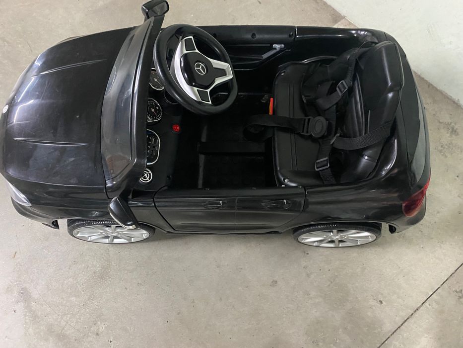 Carro Mercedes com controlo remoto