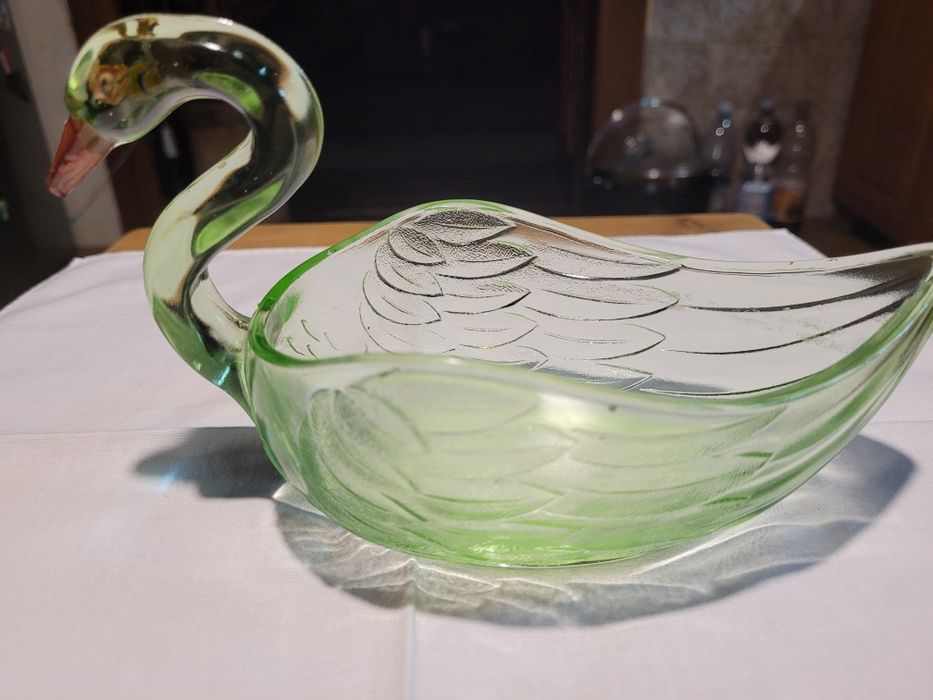 Szkło zielone owocarka przedmiot ozdobny w kształcie gęsi