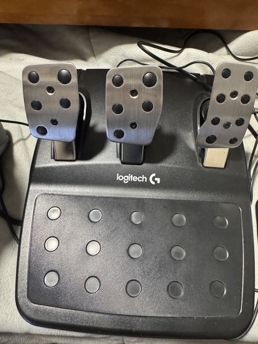 Logitech G29 + Pedais + Caixa de Velocidades – PS4/PS5/PC