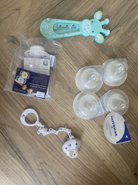Smoczek, termometr, zawieszka, smoczki do butelki