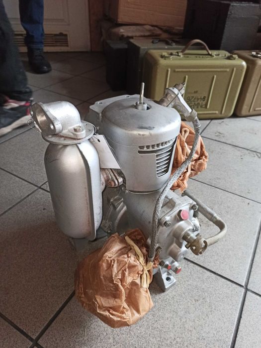 Silnik wojskowy agregatu wojskowego  PAB-2 wojsko 2SD-M1 idealny stan