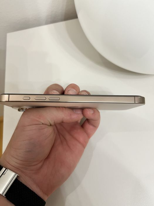 iPhone 16 Pro Max 256 GB  Desert Titanium  bateria 94%