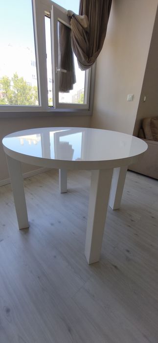 Mesa de sala redonda ( nova)