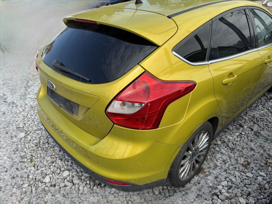 Lampa prawa lewa Ford Focus MK3 HB 2010-18 tył tylna w błotnik zwykła OE