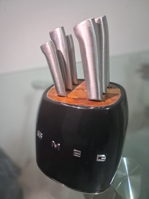 Faqueiro smeg (6 facas)