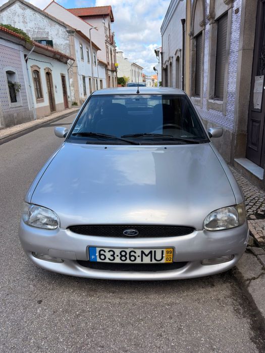 Venta de carro ford 1999